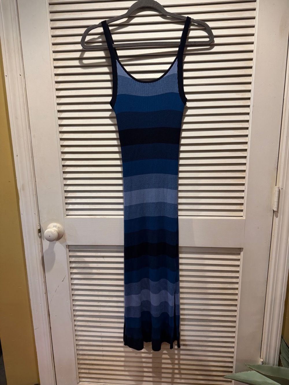 Banana Republic Knit Maxi Dress - Small